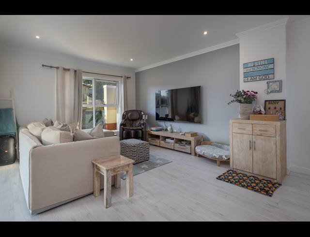 3 BEDROOM TOWNHOUSE FOR SALE IN KINDLEWOOD ESTATE
